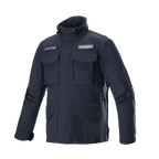 Alpinestars MO.ST.EQ Field Waterproof Primaloft Jacket, nero, giacca da moto urbana, stile field jacket, quattro tasche anteriori con patta, colletto alto con coulisse, robusta costruzione in ripstop con patch del logo