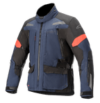 Alpinestars Valparaiso V3 Drystar Jacket, giacca da moto touring, blu scuro e nero con dettagli rossi, strisce riflettenti, tasche cargo multiple con zip, cinturini di regolazione in vita e sulle maniche, robusta struttura in tessuto per adventure touring