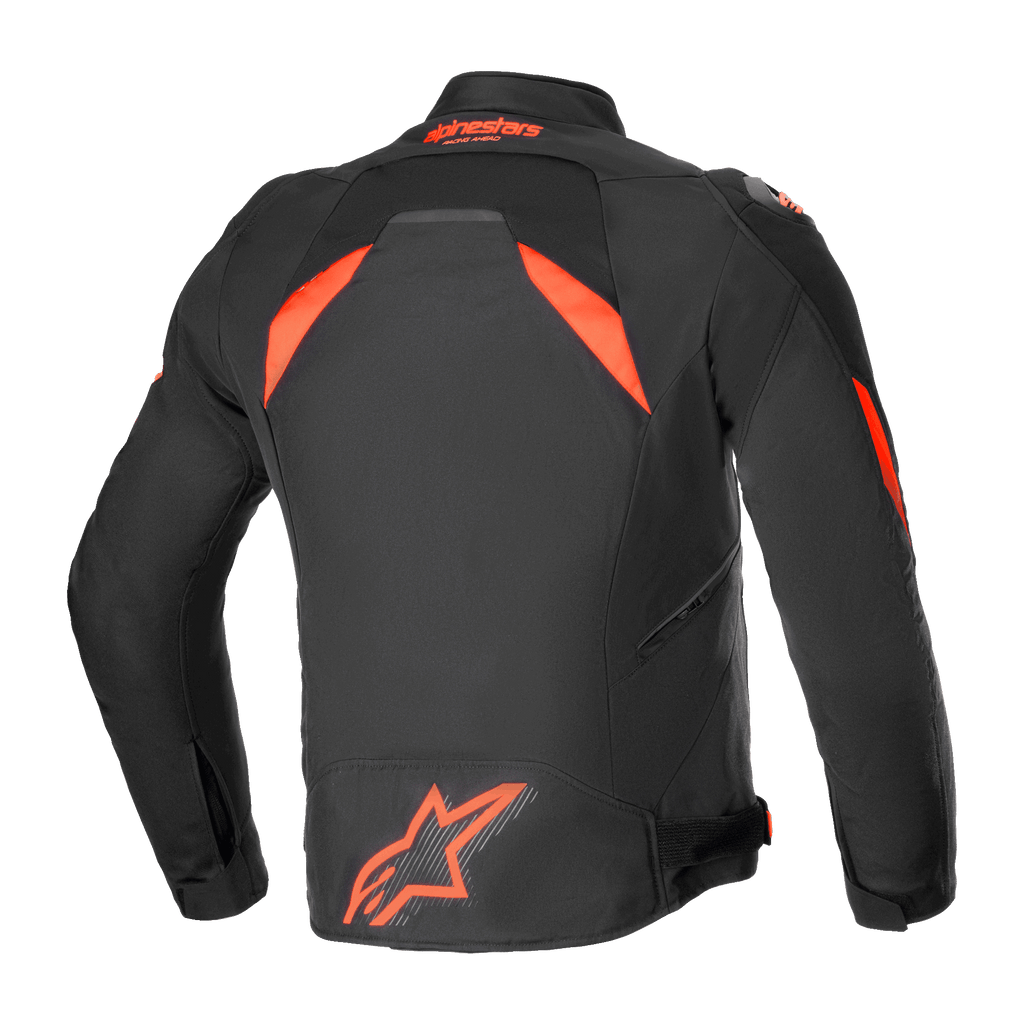 Alpinestars Giacca T-GP R V3 Drystar®, giacca da moto sportiva in tessuto impermeabile, nero e rosso fluo, vista posteriore con un grande logo fluorescente sulla parte bassa della schiena e pannelli sulle spalle ad alta visibilità, design tecnico di derivazione racing