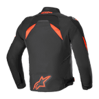 Alpinestars Giacca T-GP R V3 Drystar®, giacca da moto sportiva in tessuto impermeabile, nero e rosso fluo, vista posteriore con un grande logo fluorescente sulla parte bassa della schiena e pannelli sulle spalle ad alta visibilità, design tecnico di derivazione racing
