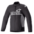 Alpinestars Giacca SMX Waterproof, giacca da moto, nera con pannelli laterali grigio scuro, logo ASTARS bianco sul petto e loghi a stella sulle spalle, costruzione in tessuto e softshell, zip frontale completa, colletto alto e polsini regolabili in velcro