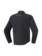 Giacca impermeabile Alpinestars SMX, nera, vista posteriore con logo Alpinestars rosso sulla parte superiore della schiena, orlo posteriore allungato per una maggiore copertura, pannelli in tessuto e softshell, abbigliamento protettivo da moto per guida su strada e sportiva