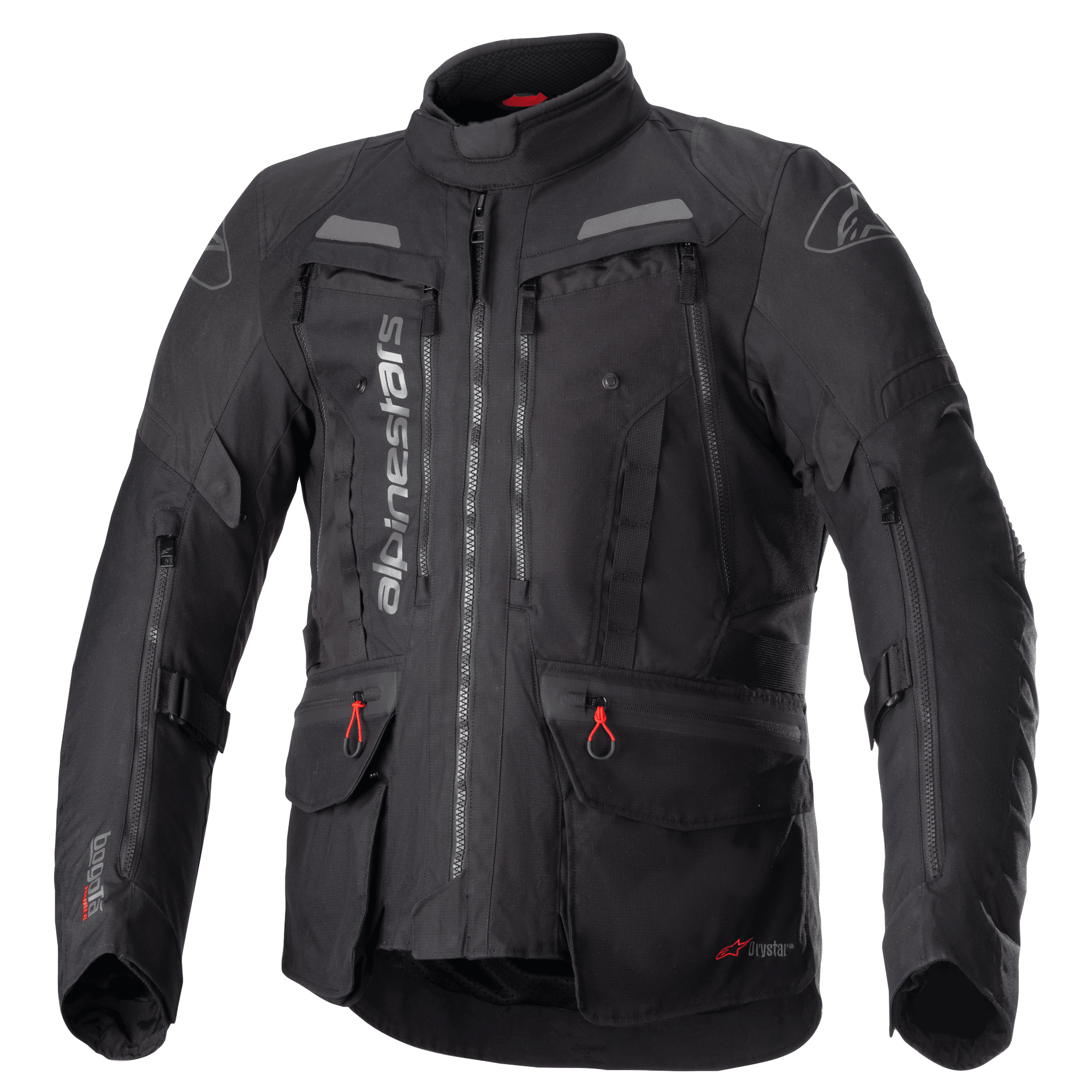 Giacca Alpinestars Bogota Pro Drystar, giacca moto touring completamente nera, accenti grigi e rossi, con ampi pannelli di ventilazione sul petto, tasche impermeabili con tiretti rossi, collo protettivo alto e struttura in tessuto resistente per il mototurismo d'avventura.
