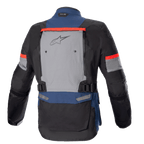 Giacca Alpinestars Bogotá Pro Drystar®, giacca da moto adventure touring, blu scuro, nero e rosso acceso, vista posteriore con ampio pannello di ventilazione grigio e logo Alpinestars, dettagli rossi 'Tech Touring' e cinghie regolabili in vita