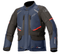 Alpinestars Andes V3 Drystar Jacket, giacca da moto touring, blu scuro e nero con accenti rossi, vista frontale con prese d'aria sul petto con zip, cinghie regolabili in vita e colletto alto, costruzione in tessuto impermeabile per guida adventure