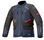 Alpinestars Andes V3 Drystar Jacket, giacca da moto touring, blu scuro e nero con accenti rossi, vista frontale con prese d'aria sul petto con zip, cinghie regolabili in vita e colletto alto, costruzione in tessuto impermeabile per guida adventure
