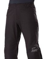 Alpinestars AMT-8 Stretch Drystar® XF Pant Liner, fodera per pantaloni da moto, nero, con stella Alpinestars e logo AMT sulla gamba, vita elastica, struttura in tessuto impermeabile dal design lineare