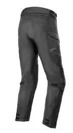 Alpinestars Andes Air Drystar® Pant - Lunghezza Corta, pantaloni adventure touring, nero, vista posteriore di tre quarti con ampi pannelli in mesh 2D per il flusso d'aria, gambe pre-curvate e cinturini regolabili su ginocchia e caviglie