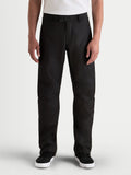 Alpinestars C-1 Waterproof Pantaloni, pantaloni da moto urban contemporary da uomo, colore nero, vista frontale su un modello che indossa una maglietta bianca, caratterizzati da una resistente struttura in tessuto tecnico e design dal taglio dritto