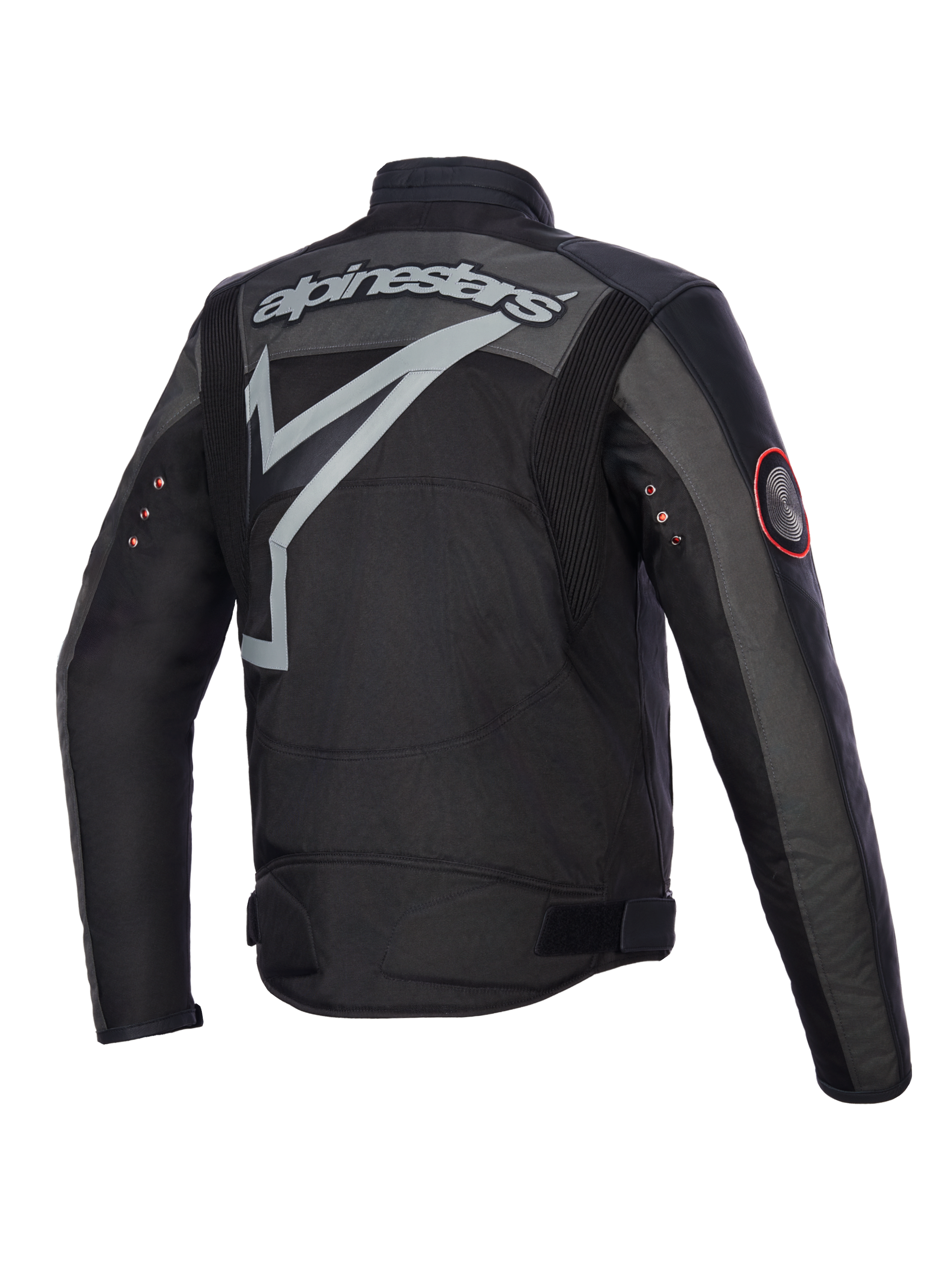 Giacca Alpinestars Axton, giacca da moto, nero antracite rosso tangerine, vista posteriore con grande logo grigio avvolgente e scritta, pannelli a fisarmonica sulle spalle e occhielli in metallo vintage sulle maniche, costruzione in tessuto e pelle