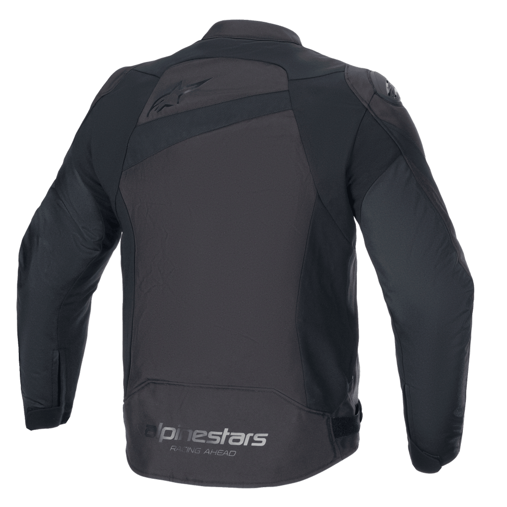 Giacca Alpinestars T-GP Plus R V4, giacca da moto in tessuto, nero su nero, vista posteriore con marchio Alpinestars e slogan 'Racing Ahead', vestibilità sportiva con protezioni per le spalle DFS Lite e costruzione in poli-tessuto resistente.