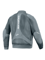 Alpinestars Flight Air Jacket, giacca da moto urbana, Storm Gray, vista posteriore con un grande logo Alpinestars bianco verticale, ampi pannelli in mesh 3D per il flusso d'aria e vita e polsini a costine in stile bomber