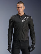 Giacca Alpinestars Viper Air V4, giacca da moto in tessuto nero, logo a stella bianco su petto e spalle, ampi pannelli in rete tecnica per il massimo flusso d'aria, colletto alto, zip frontale, design racing aerodinamico
