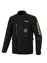 Alpinestars Dice Jacket, giacca da moto urban stile field jacket, nero con loghi oro, dotata di molteplici tasche multiuso, patch a spirale sul petto e design d'ispirazione vintage in tessuto idrorepellente.
