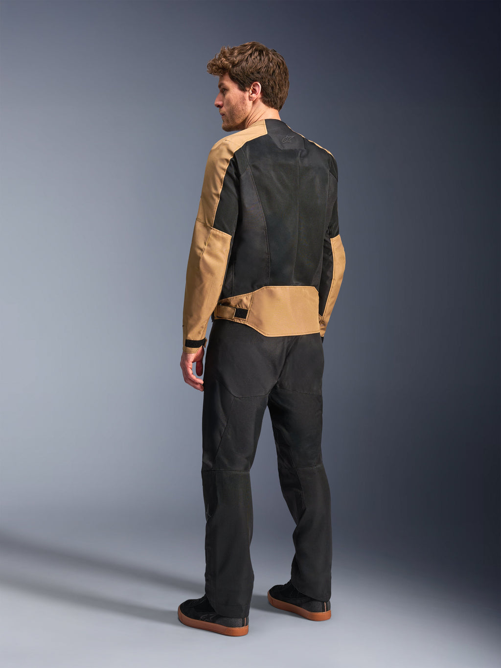 Alpinestars Giacca C-1 Air, giacca da moto urban da uomo, sabbia e nera, in tessuto con rete tecnica, vista posteriore