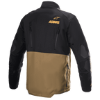 Giacca Alpinestars Venture XT, giacca da moto Adventure Touring, cammello e nero, vista posteriore con logo Astars arancione, cerniere di ventilazione verticali e pannelli rinforzati sui gomiti
