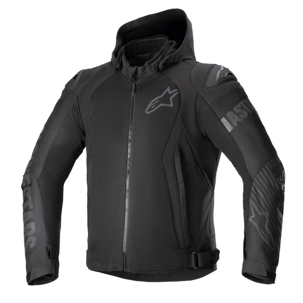 Alpinestars Zaca Air Jacket, giacca da moto in tessuto nero, design con cappuccio e zip frontale, pannelli in rete 3D traspiranti, slider esterni DFS Lite sulle spalle, loghi tono su tono su petto e braccia, stile street sportivo