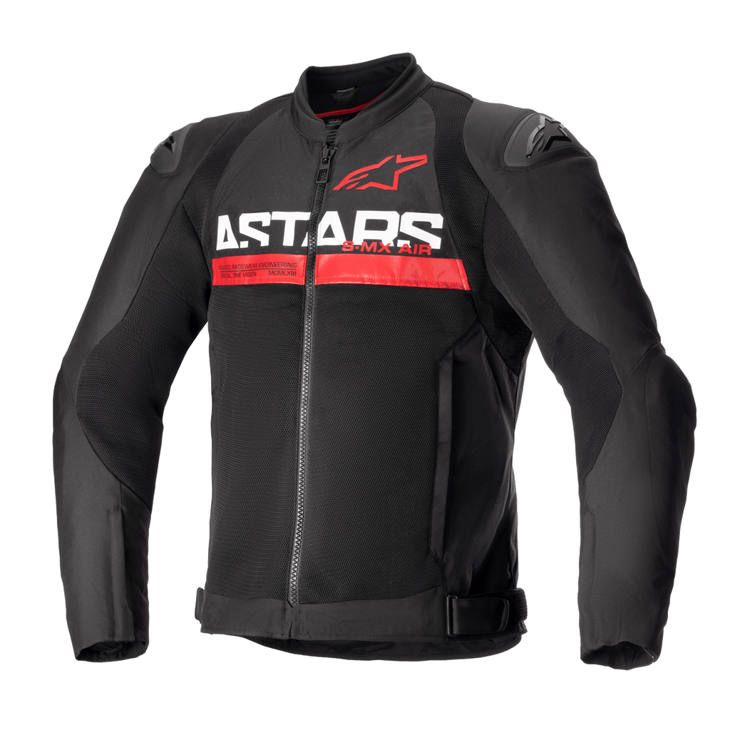 Alpinestars SMX Air Jacket, giacca sportiva da moto, nero e rosso vivace, con scritta 'ASTARS' bianca e una striscia orizzontale rossa sul petto, pannelli in mesh ventilati con cursori esterni sulle spalle DFS Lite, abbigliamento protettivo per la guida estiva