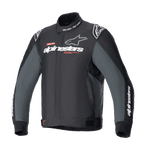 Giacca Alpinestars Monza Sport, giacca da moto in tessuto Black Tar Gray, colletto alto con scritta "ONE GOAL. ONE VISION.", loghi Alpinestars bianchi e grigi sul petto, loghi a stella sulle spalle, dettagli grafici rossi, linguette di regolazione in vita, design tecnico elegante