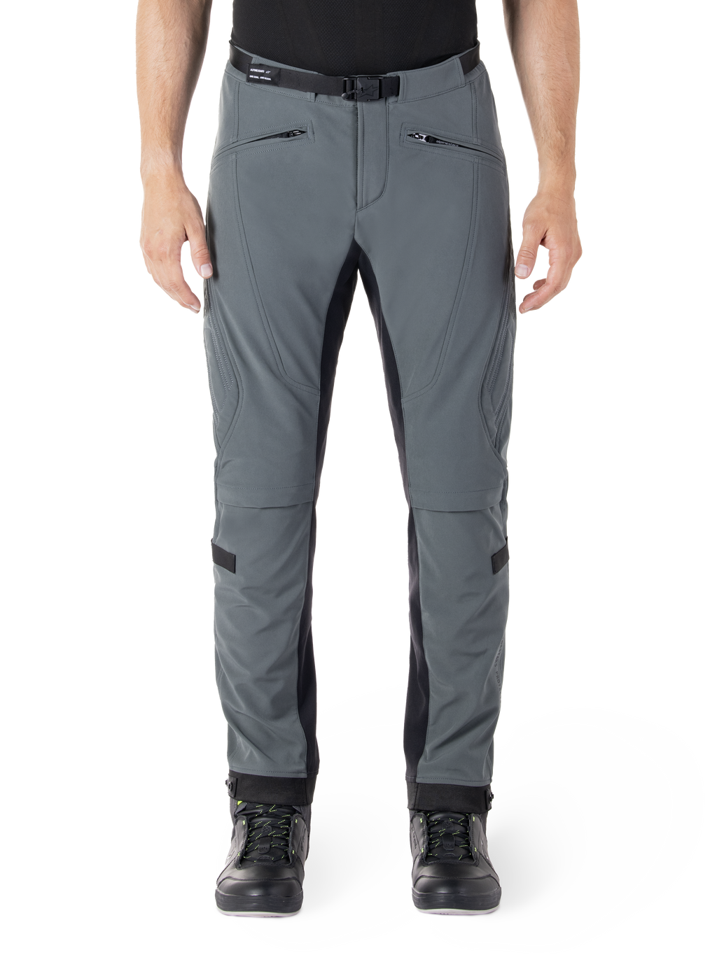 Alpinestars Alden Pants, grigio Urban con pannelli neri, pantaloni tecnici da moto, vista frontale con tasche con zip e cintura magnetica integrata in vita, design softshell slim-fit per il pendolarismo urbano