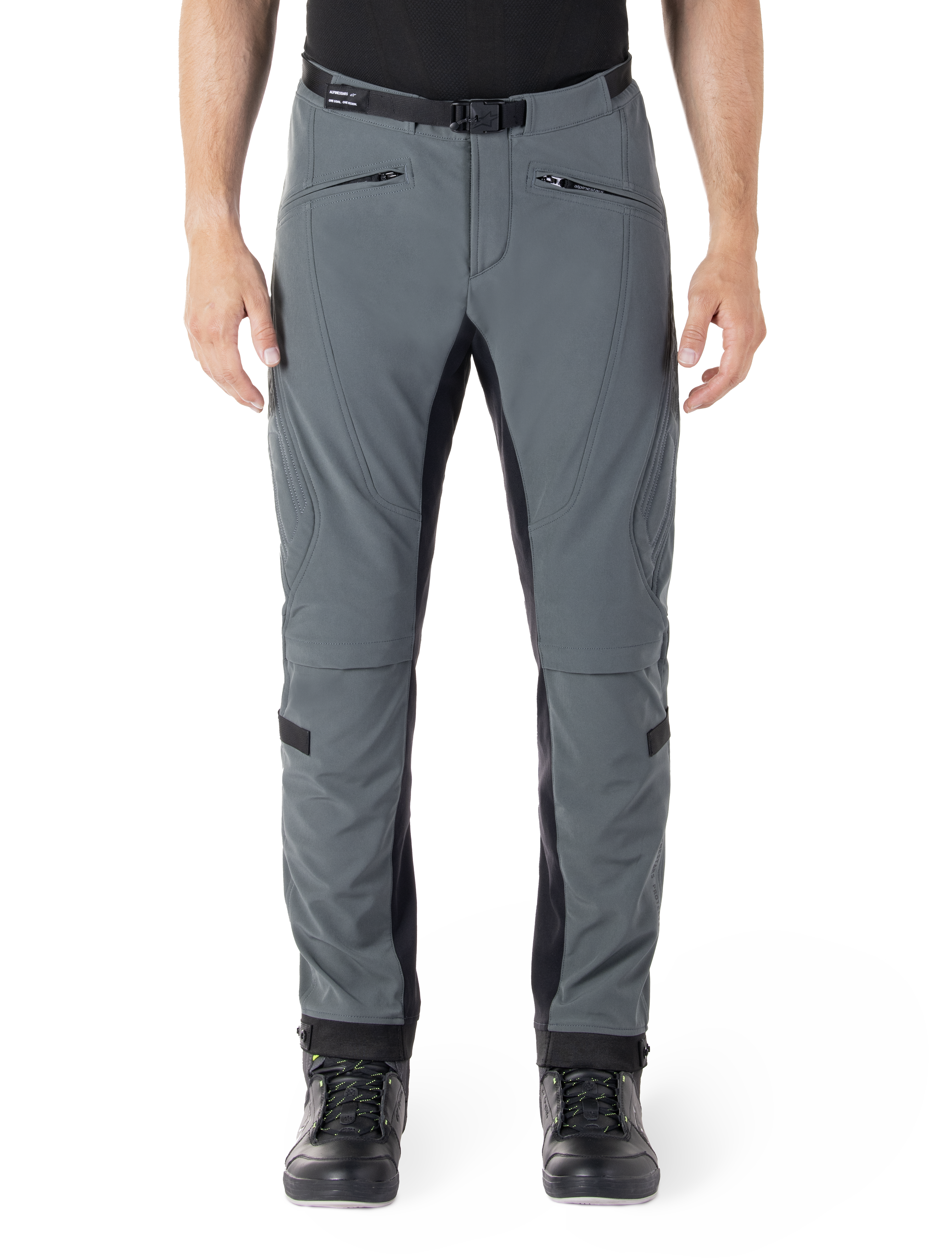 Alpinestars Alden Pants, grigio Urban con pannelli neri, pantaloni tecnici da moto, vista frontale con tasche con zip e cintura magnetica integrata in vita, design softshell slim-fit per il pendolarismo urbano