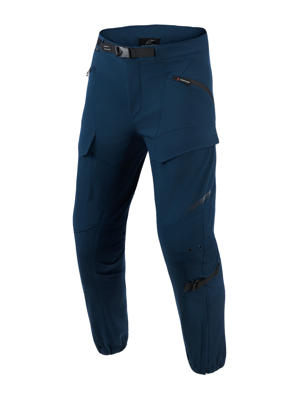 Alpinestars Juggernaut V2 Riding Pants, pantaloni da moto urbani, Night Navy, pantaloni tecnici da moto blu scuro con tasche multiple con zip, cintura regolabile nera, zone delle ginocchia rinforzate con cinghie di regolazione, design slim fit con polsini con zip, tessuto softshell ripstop per il pendolarismo urbano