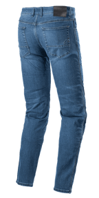 Pantaloni in denim Alpinestars Radon Regular Fit, jeans da moto, Rinse Blue, vista posteriore con patch nera in vita e logo a stella ricamato sulla tasca posteriore destra, gambe pre-curvate per l'ergonomia di guida, stile casual a cinque tasche