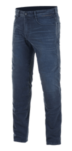 Alpinestars Pantaloni Jeans Radium AND Pantaloni Di Jeans Radium Plus, jeans da moto urban da uomo, blu scuro, realizzati in denim Cordura elasticizzato resistente all'abrasione con protezioni ginocchia Bio-Flex sottili e discrete.
