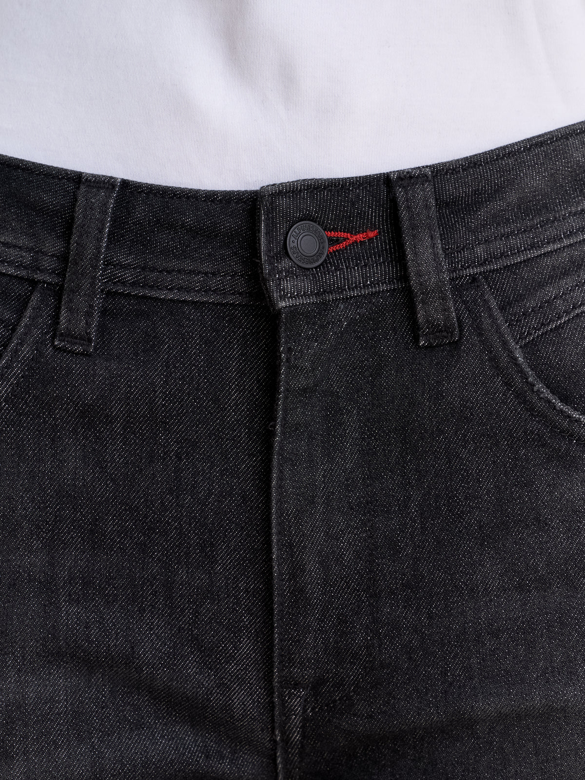 Alpinestars Stella Flex Ast 7 Denim Pantaloni Short, jeans da moto urbani da donna, nero slavato, vista in primo piano del bottone con logo e dei passanti per cintura