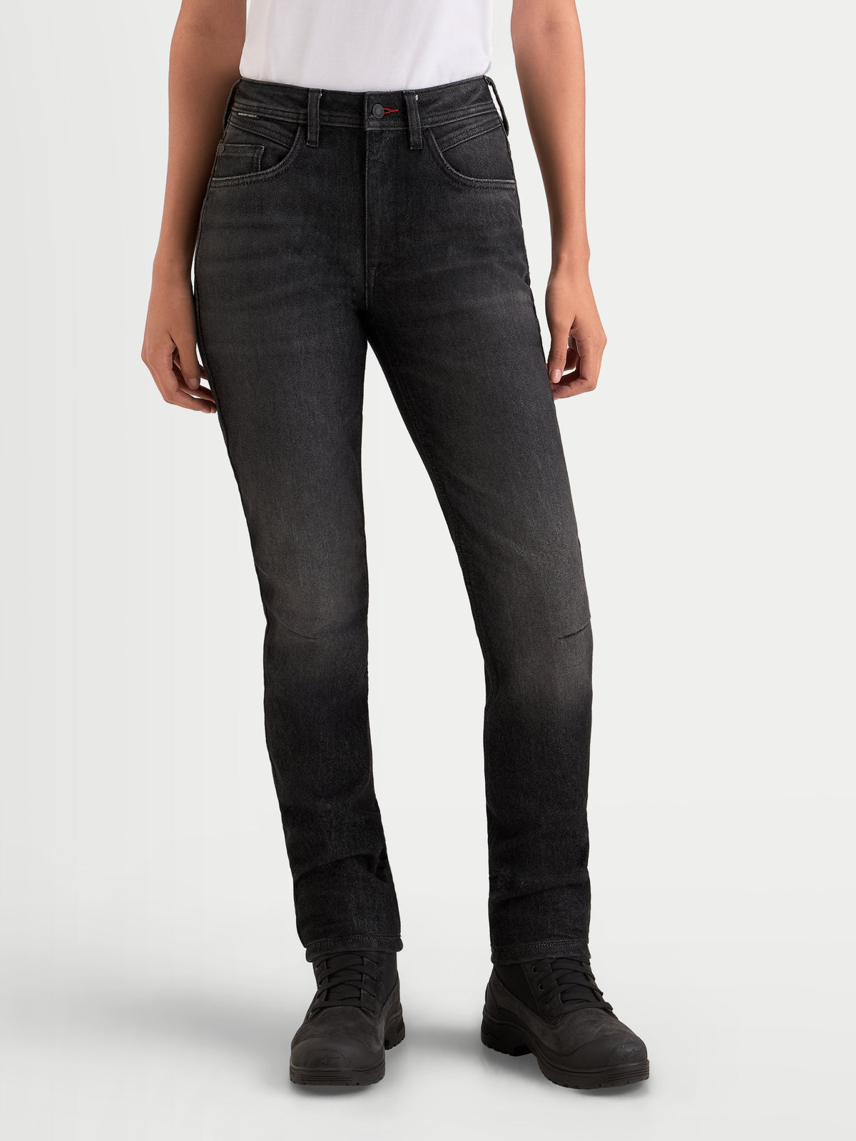 Alpinestars Stella Flex Ast 7 Denim Pantaloni Short, jeans da moto urbani da donna, nero slavato, vista frontale indossati da una modella