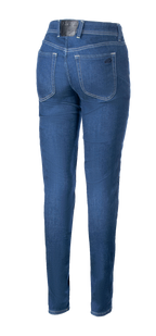 Alpinestars Daisy V3 Women's Riding Denim, Rinse Blue, vista posteriore che mostra la vestibilità slim, due tasche posteriori e patch nera con logo sul girovita, abbigliamento moto casual urbano