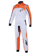 Tuta Alpinestars KMX-9 V3 Graphic 6, tuta da kart, bianco, arancione e nero con motivo splatter nero, loghi Astar su petto e gamba, polsini in maglia e cintura regolabile, progettata per la protezione nelle gare di kart