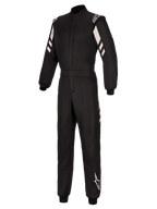 Alpinestars GP Race V3 Suit FIA, tuta da auto, nero e argento, con costruzione a due strati, strisce diagonali bianche sulle braccia, loghi Alpinestars sulle spalle e sulla parte inferiore della gamba, polsini a coste e vita con cintura