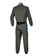 Alpinestars Tuta GP Race V3 FIA, tuta da corsa auto, Anthracite Blue, vista posteriore che mostra la costruzione in tessuto grigio con dettagli a strisce blu, pannello elasticizzato nero sulla parte bassa della schiena e piccolo logo blu, abbigliamento tecnico professionale per motorsport
