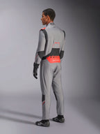 Tuta Alpinestars Hypertech V3 in grigio medio, nero e rosso fluo, vista posteriore di tre quarti, con logo Alpinestars rosso sulla parte bassa della schiena, pannelli elasticizzati neri e vestibilità atletica per competizioni automobilistiche professionali.