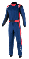 Alpinestars Tuta GP Pro Comp V2 FIA, tuta da corsa auto professionale intera, blu navy con accenti rossi e neri, spalline rosse, colletto alto e striscia rossa sulla gamba, equipaggiamento protettivo per motorsport