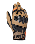 Guanti Alpinestars Belize V3 Drystar, guanti da moto adventure, marrone Gobi e nero, con protezione nocche SP iniettata, design a polsino corto, pannelli in pelle traforata, dettagli arancioni e marchio Alpinestars sul polsino