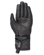 Alpinestars WT-3 Drystar® Insulated Gloves, guanti da moto neri, vista del palmo con rinforzi in pelle e palmo imbottito, polsino di media lunghezza con marchio Alpinestars Exploration Equipment, punta delle dita compatibile con touchscreen, protezione touring resistente per ogni condizione atmosferica.