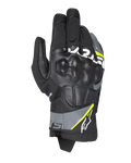 Guanti Alpinestars Corozal V3 Drystar®, guanti da moto adventure, nero con dettagli grigio scuro e giallo fluo, costruzione in pelle e tessuto con protezione nocche sagomata, design a polsino corto, impermeabili e traspiranti per la guida in ogni condizione atmosferica