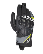 Guanti Alpinestars Corozal V3 Drystar®, guanti da moto adventure, nero con dettagli grigio scuro e giallo fluo, costruzione in pelle e tessuto con protezione nocche sagomata, design a polsino corto, impermeabili e traspiranti per la guida in ogni condizione atmosferica