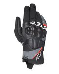Guanti Alpinestars Corozal V3 Drystar®, guanti da moto adventure, nero con dettagli grigio scuro e rosso fluo, vista dall'alto con protezione delle nocche SP rivestita in pelle, struttura in tessuto e pelle e design a polsino corto, equipaggiamento impermeabile per guida adventure