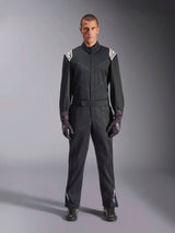 Alpinestars Kart Indoor V2 Suit, tuta da karting intera, nera, con loghi Astars bianchi sulle spalle e sulla parte inferiore delle gambe, cintura regolabile e colletto ergonomico, progettata per il karting ricreativo indoor