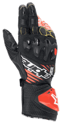 Guanti Alpinestars GP Tech V2, guanti da moto racing, nero, bianco e rosso fluo, con protezione nocche a doppia densità, pelle traforata con cuciture gialle e slider d'impatto DFS rosso, design racing professionale