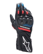 Guanti Alpinestars Honda SP-8 V3, guanti da moto racing, nero con accenti rosso brillante e blu, protezione rigida per le nocche a doppia densità, struttura in pelle traforata, marchio Honda sul polso e grande logo Alpinestars bianco sul polsino.