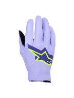 Alpinestars Supertech MX Gloves, guanti da motocross racing, viola lavanda e giallo fluo, con un grande logo a stella blu navy e giallo neon, dorso traforato al laser per la traspirabilità, design leggero monostrato elasticizzato per corse off-road.