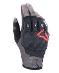 Guanti Alpinestars Techdura, guanti da moto, marrone Falcon e nero con accenti rossi, protezione imbottita sulle nocche, mesh traspirante e tessuto elasticizzato, inserti protettivi sulle dita, logo a stella sul polsino