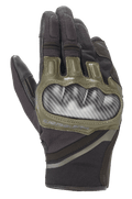 Alpinestars Chrome Gloves, guanti da moto, nero e verde foresta, protezione rigida per le nocche carbon-look, dettagli in pelle verde oliva, struttura in tessuto multi-pannello resistente