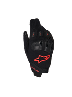 Guanti Alpinestars SP X 1, guanti da moto racing, nero e rosso fluo, con logo rosso sul dorso, protezioni nocche nere ergonomiche, struttura in tessuto mesh e design elegante a polsino corto per guida sportiva