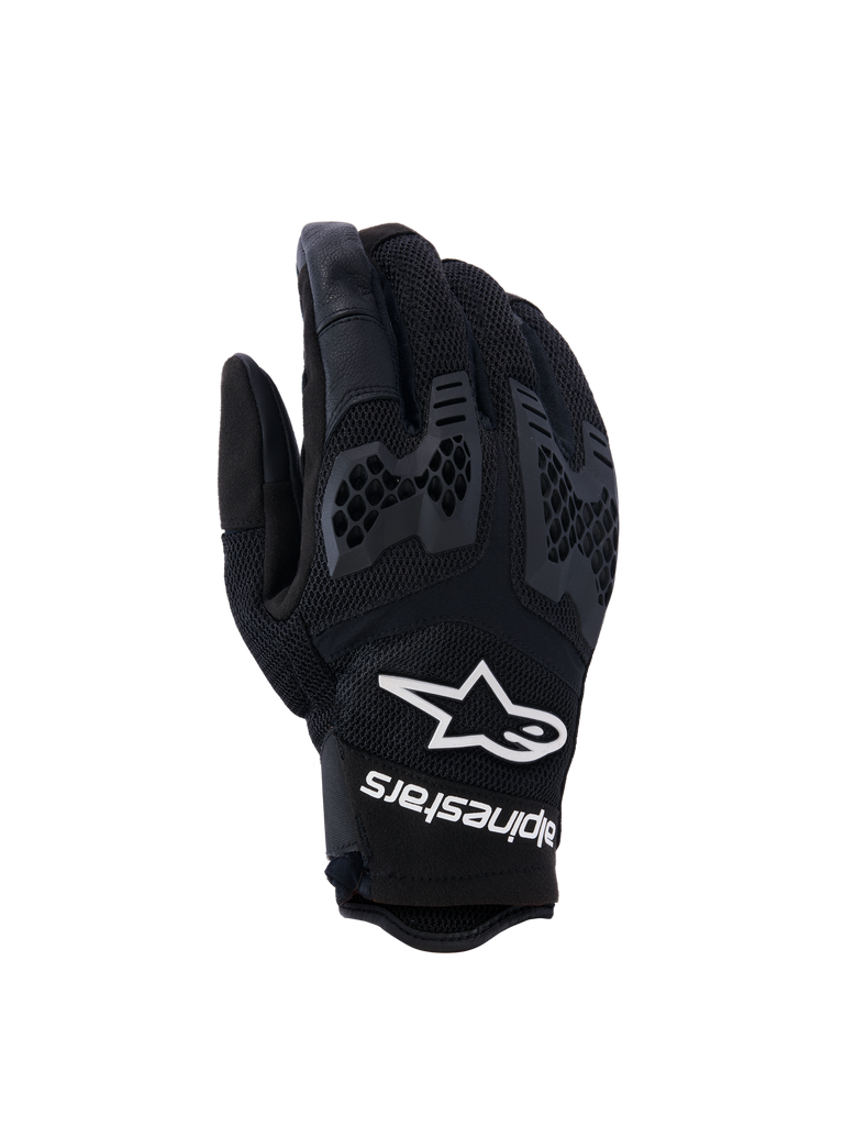 Guanti Alpinestars Manti Air, guanti da moto neri, con mesh traspirante e protezione nocche a nido d'ape testurizzata, logo e scritta Alpinestars bianchi sul polso, design leggero per guida adventure estiva