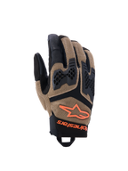 Guanti Alpinestars Manti Air, guanti da moto, kaki scuro e nero con accenti arancione fluo, costruzione in mesh elasticizzato 3D, protezione nocche iniettata con design traforato, logo a stella arancione e chiusura sicura sul polso, progettati per l'adventure estivo e la guida su strada